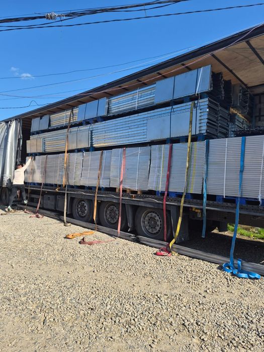 Vând rafturi metalice zincate galvanizate