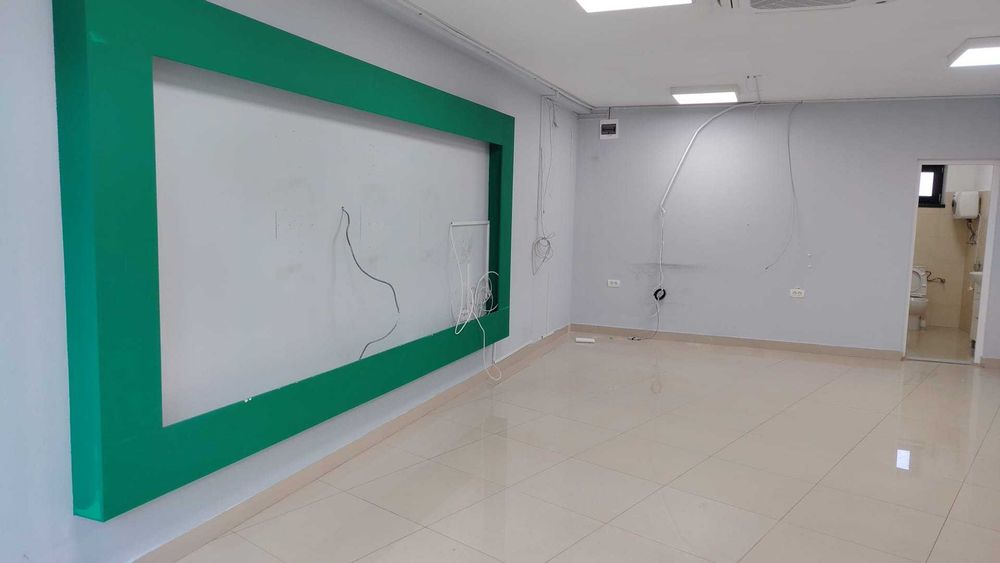 SPATIU COMERCIAL/BIROURI/CABINET aprox. 50 mp in centrul orasului Costesti