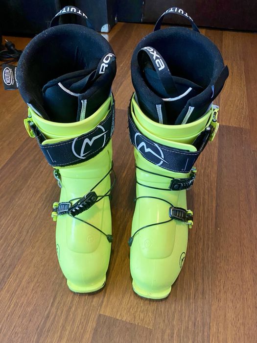 Clapari Roxa, pentru  ski de tura, foarte putin folositi.