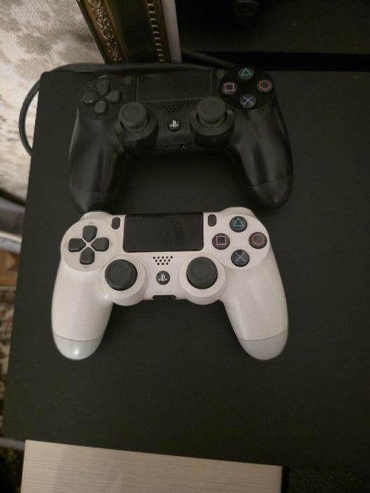 Продаю ps4 pro 9.00