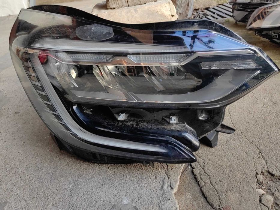 Фар Renault Captur LED десен / Фар Рено Каптюр Оригинален