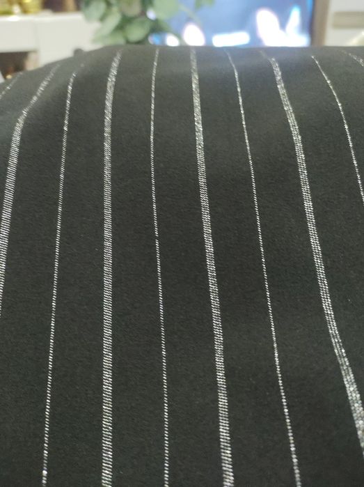 Продавам плътен плат с широчина 130 см