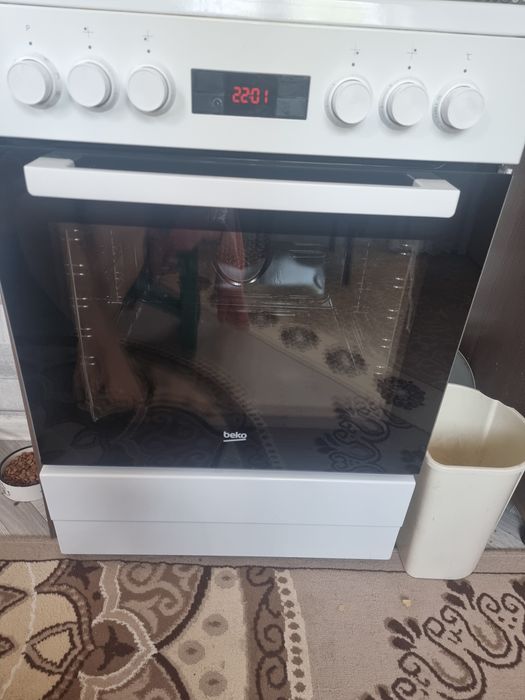 Продам электроплиту
