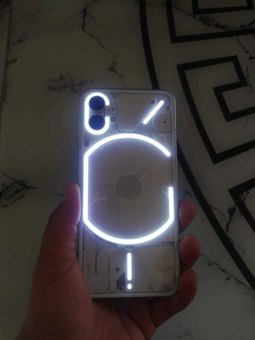 Vând/Schimb Nothing Phone (1)