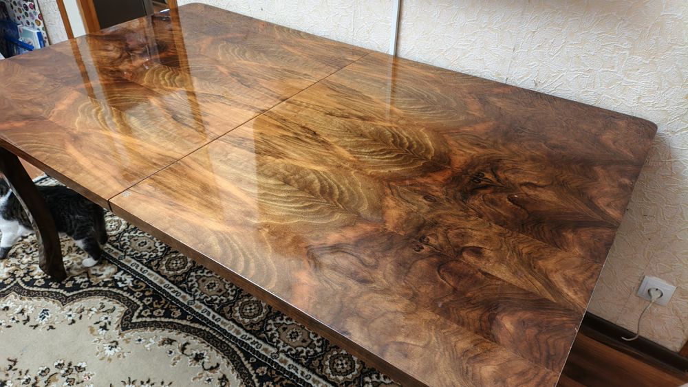 Продается стол, в хорошем состоянии