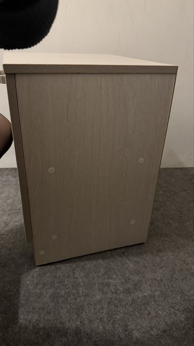 Продам маленькую тумбочку