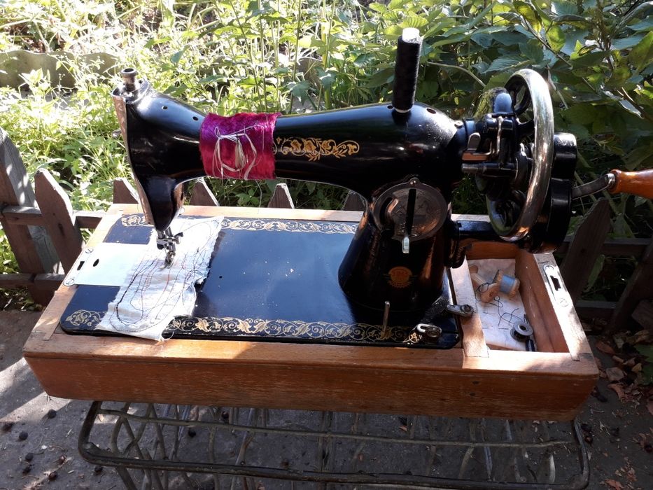 Срочно продам швейные машинки