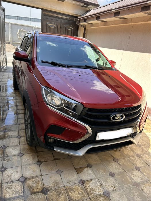 Продам авто 1.6 lada x-ray с ниссан двигатель автомат.