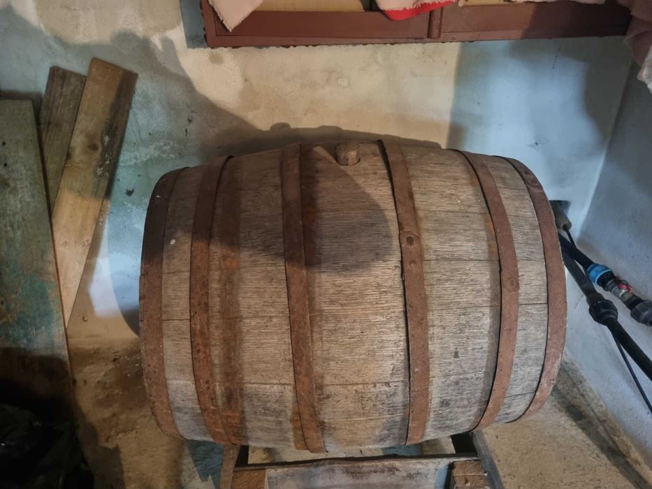 Butoi de lemn 140 l
