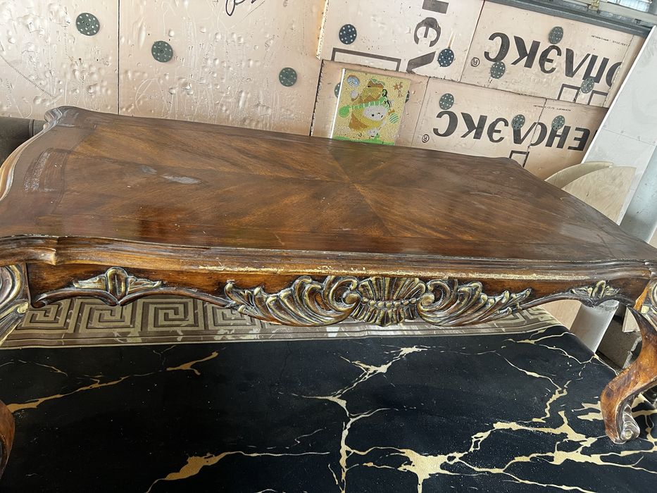 Стол красивый вырезной