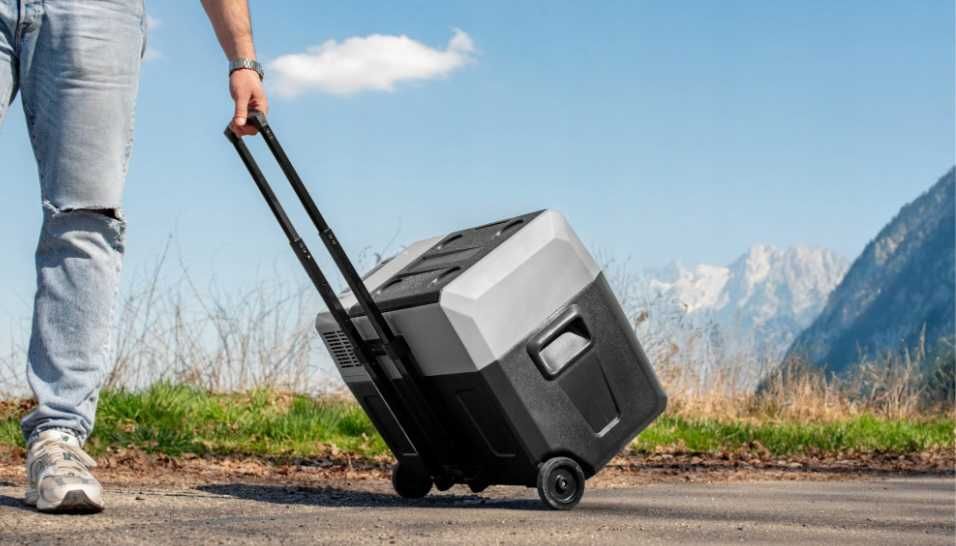 Хладилник с компресор батерия 12v/24v/220v до -20 градуса блутут контр