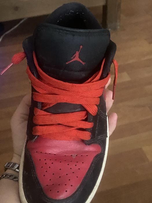 Vand jordan 1low rad and black