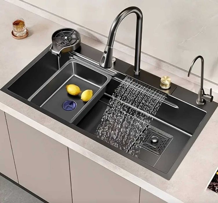 Многофункционална кухненска мивка с батерия и аксесоари