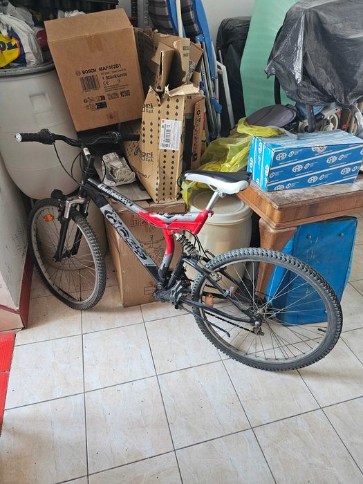 Bicicleta uzata, perfect functionala.