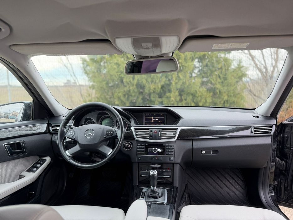 Vând Mercedes-Benz E-Class W212 E220 CDI BlueEFFICIENCY
