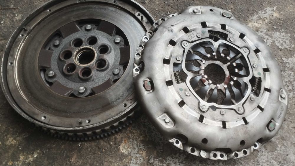 Демпферен маховик и притискателен диск за Рено 1.9 dci Renault