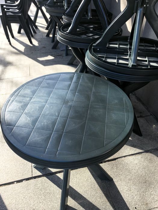 Градински маси и столове