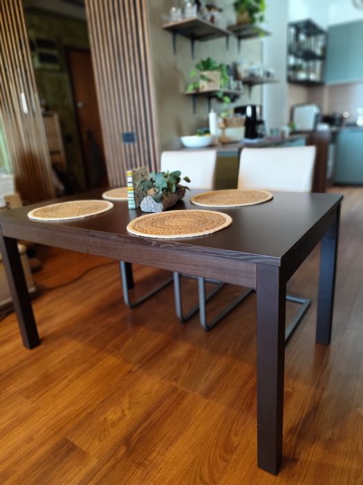 Vand masa cu 4 scaune pentru living/bucatarie