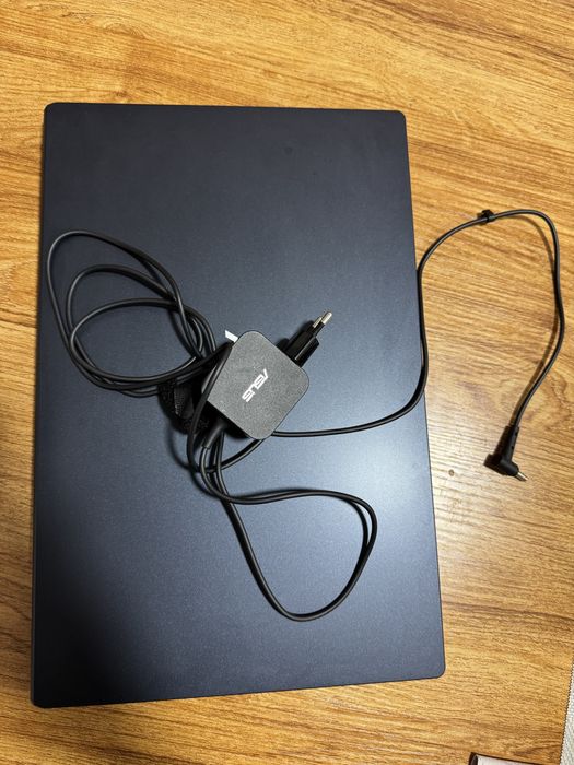 Laptop Asus VivoBook E510MAB