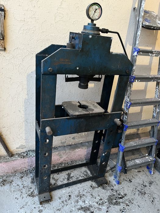 Продам пресс гидровлический