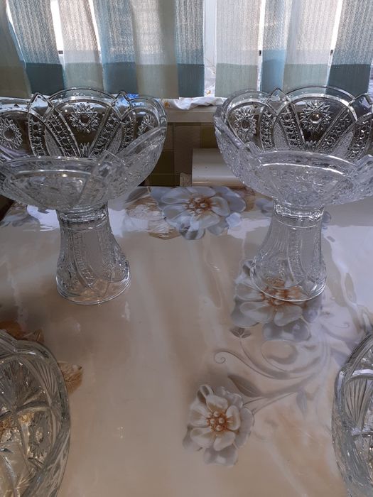 Продам хрустальные вазы