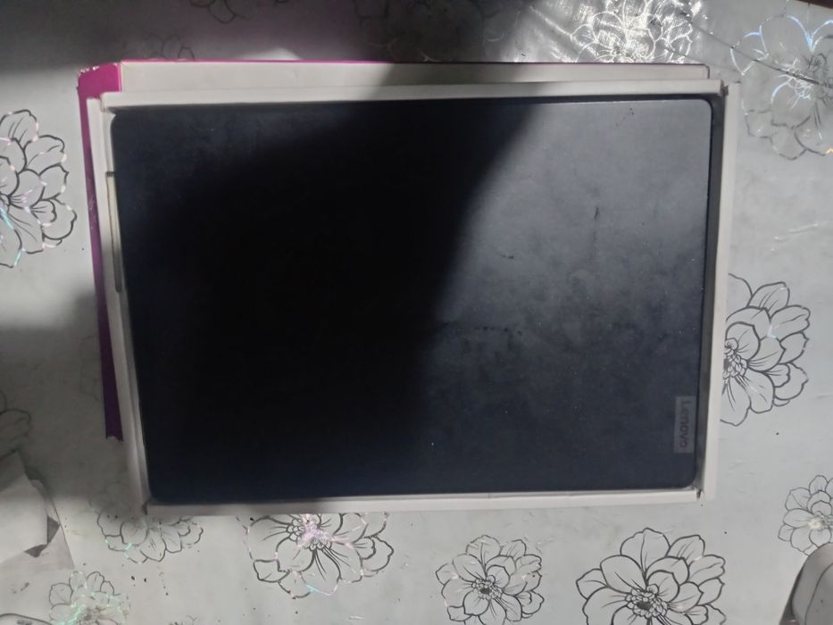 Планшет продам срочно