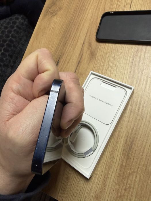 Vand Iphone 12 in stare f buna de functionalitate