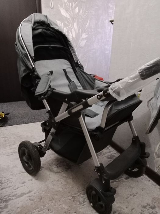 Продам коляску весна-лето