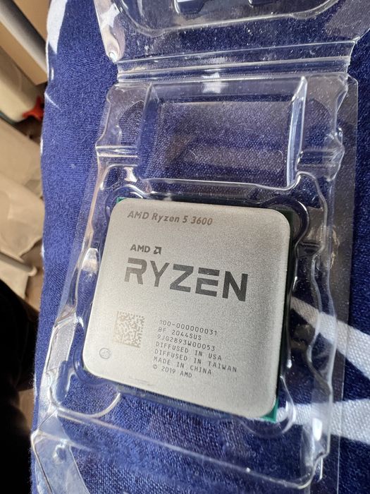 Vând procesor AMD Ryzen 5 3600