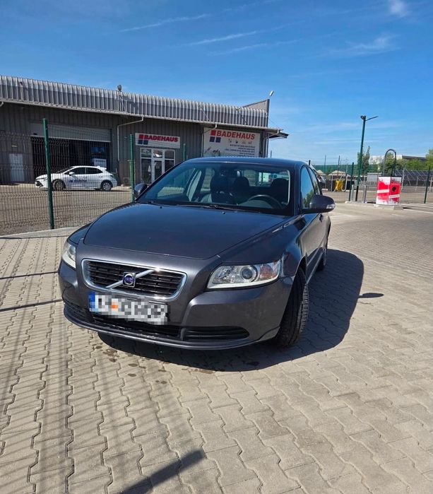 VOLVO S40 2010 — imagine 1
