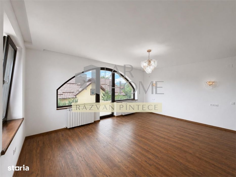 Vila de lux, 4 camere, teren 783 mp, Cornu de Jos, Praova