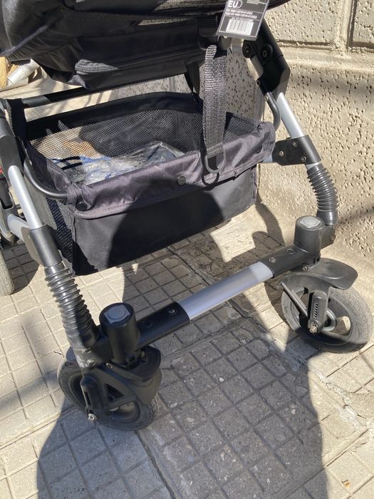 Бебешка количка.