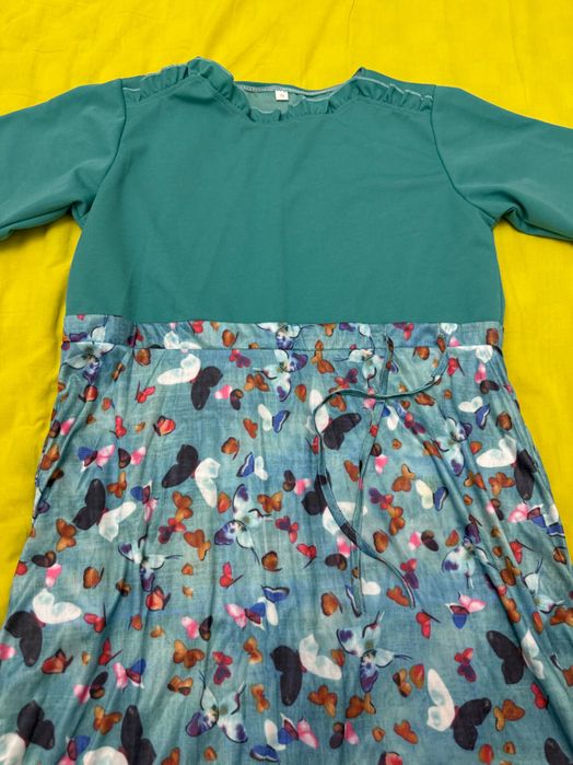 Продам женские платья