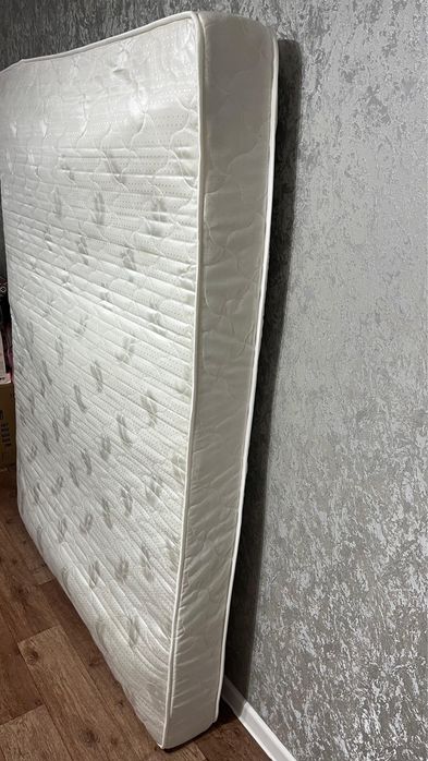 Продаю Матрас 160*200