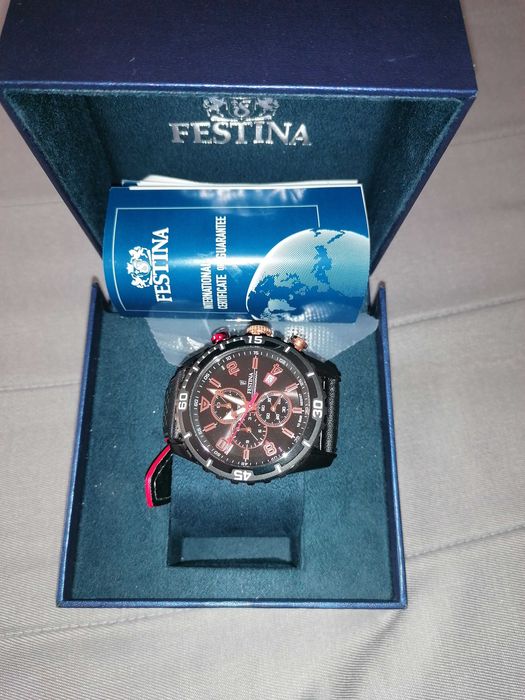 Vând ceas Festina