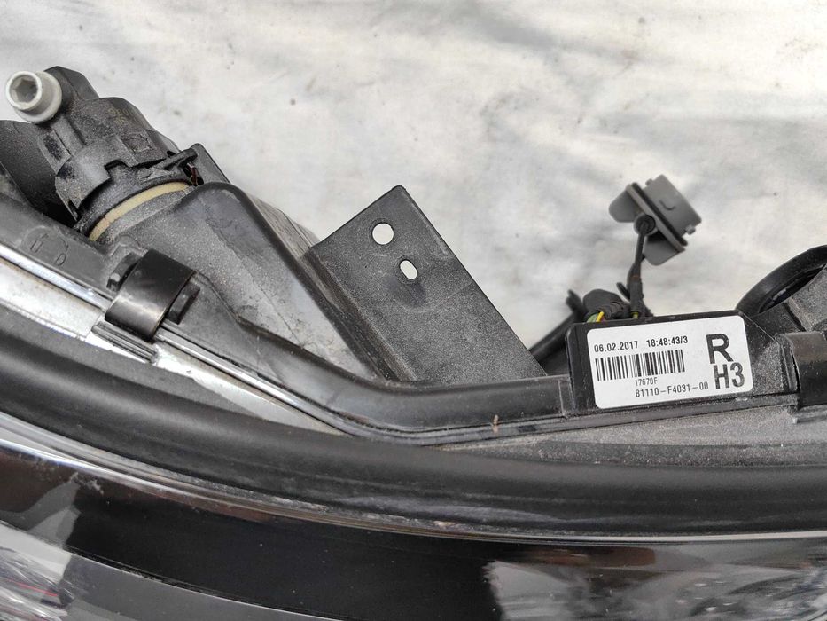 Оригинален фар Тойота  Toyota C-HR Led