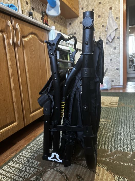 Продам коляску новую