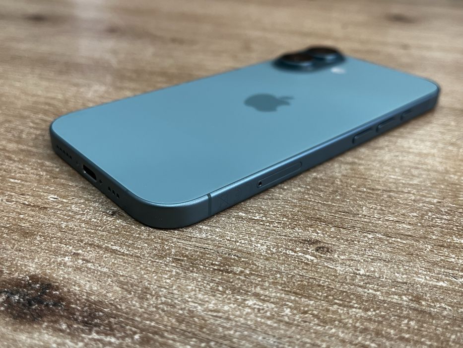 iPhone 16 128GB Перфектен 100% Бат Гаранция