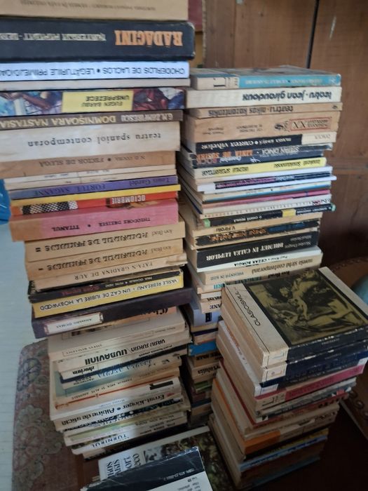 Cărți muuulte,  peste 500