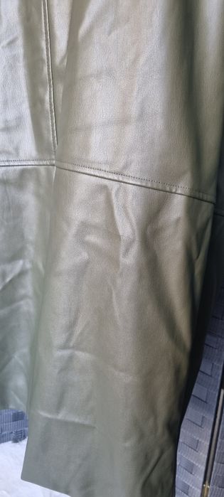 Trench masura M Pull&Bear nou