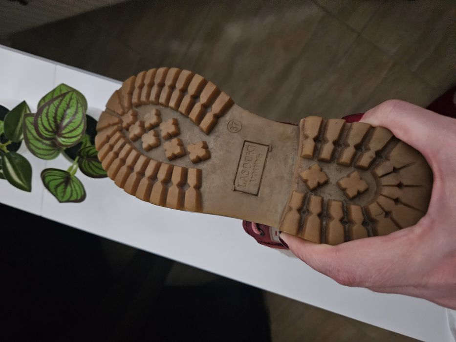 Vând ghete piele