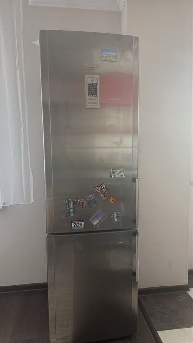 Холодильник Hotpoint. Ariston