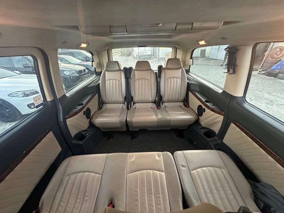Inchiriez microbuz mercedes 7 +1 locuri viano 2014 automat