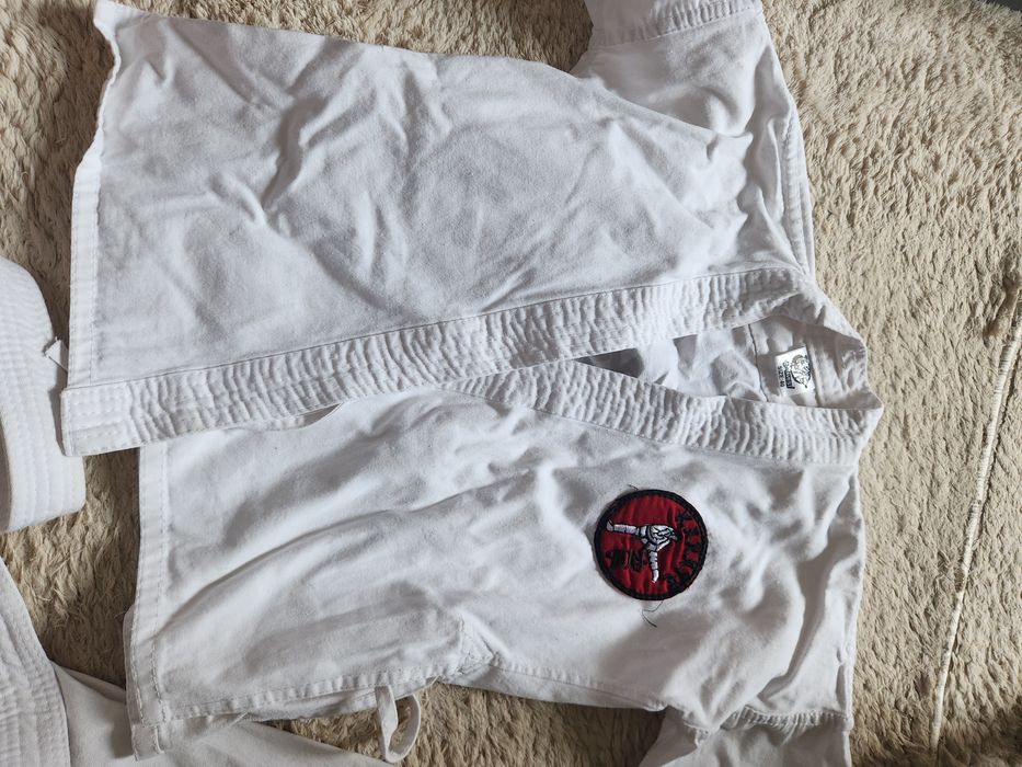 Одежда для спорта каратэ  новая носили  раза почти как новая