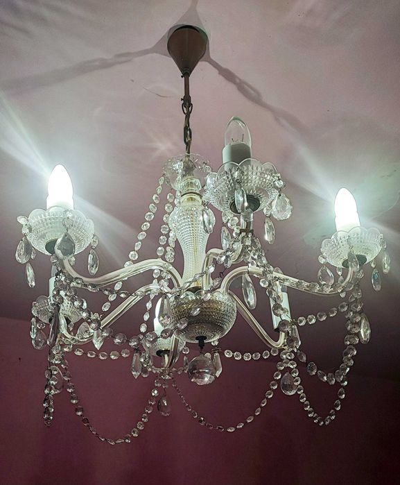 Роскошная хрустальная люстра — добавьте блеска в ваш интерьер!