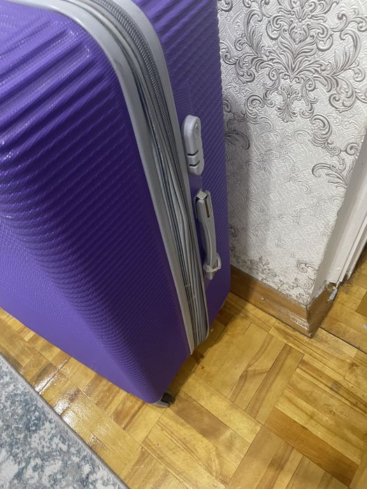 Продам чемодан дорожный