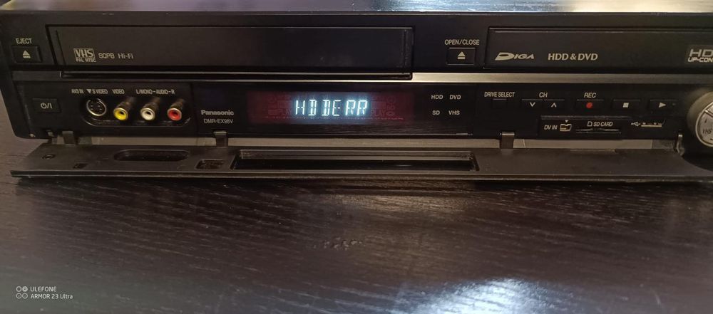 Panasonic DMR EX98 combo defect ptr piese, dă eroare la hard disk