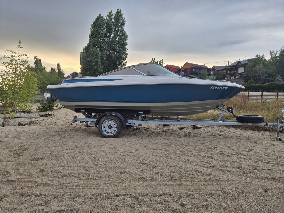 Продам катер Maxum