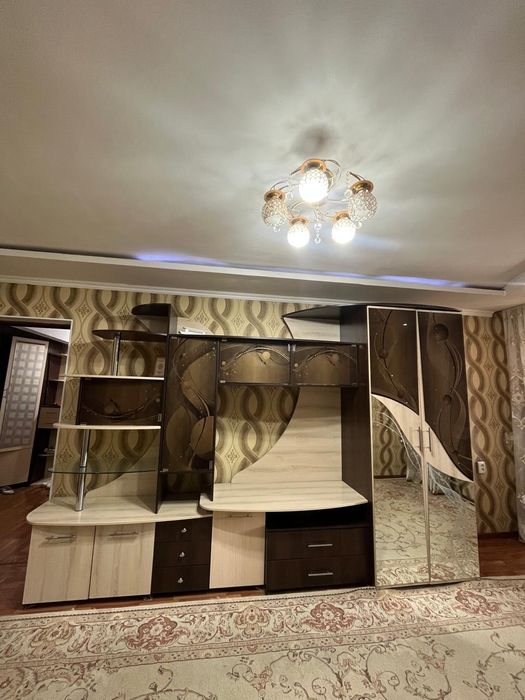 Продам сервант б/у