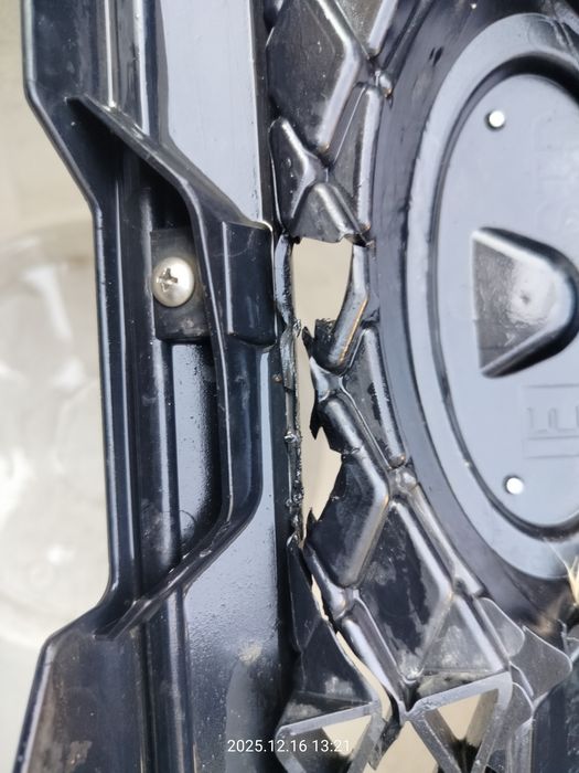 Решетка радиатора Subaru Legacy.